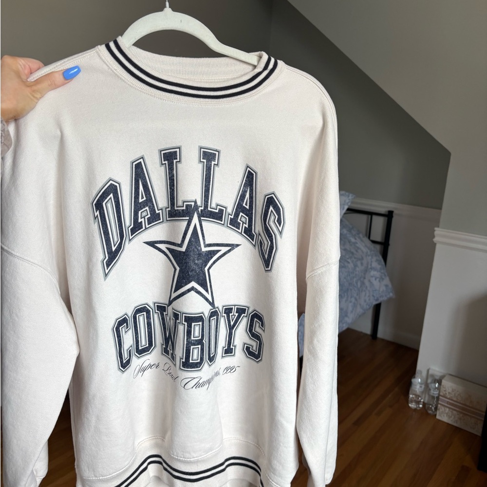 Dallas Cowboys Cream Sweatshirt